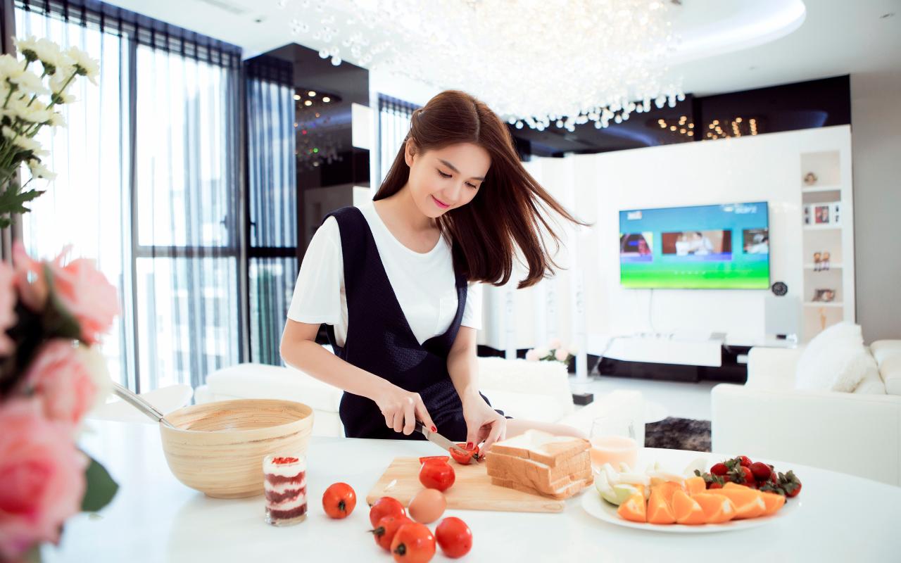 Ngắm Penthouse triệu đô với vườn rau xanh ngắt của Ngọc Trinh