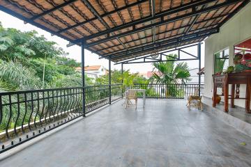Ban công lớn Villa sân vườn Nam Thông 3