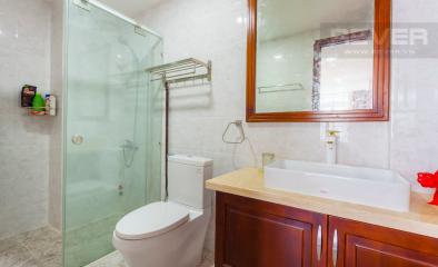 Phòng tắm nhỏ Villa 3 tầng Đường Số 14 Hoàng Quốc Việt