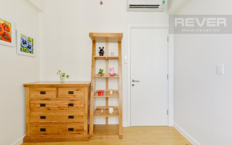 Tủ thấp và kệ trang trí Căn góc Masteri Thảo Điền tầng cao T2B 2 phòng ngủ, nội thất gỗ