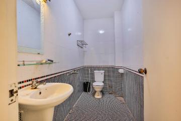 Phòng tắm Nhà 4 tầng Tống Hữu Định Thảo Điền