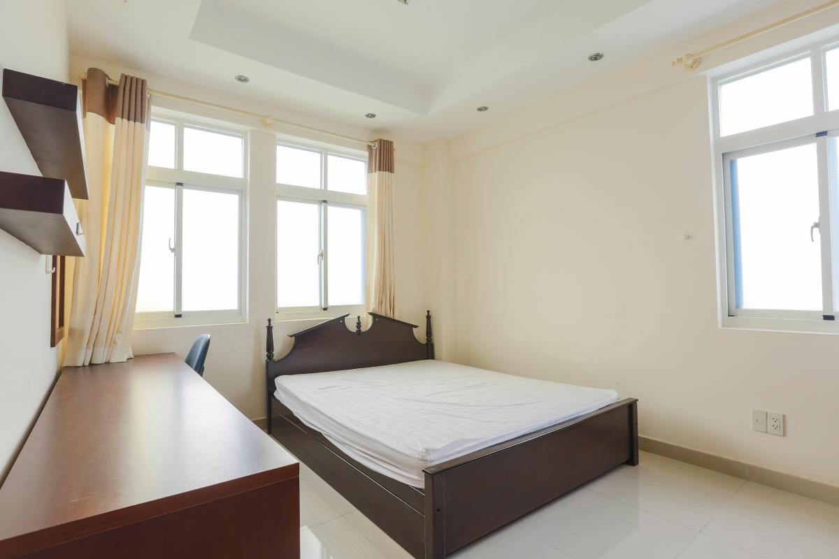 Phòng ngủ ở vị trí góc sở hữu view hai hướng thoáng mát Căn góc trung tầng tháp BC Cảnh Viên 2