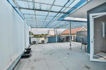 Tầng thượng Nhà 4 tầng Tống Hữu Định Thảo Điền