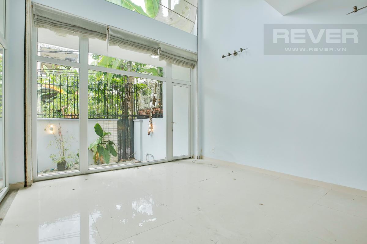  Nhà 4 tầng Nguyễn Văn Hưởng