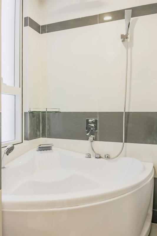 Bồn tắm Căn hộ tầng cao TA2 Tropic Garden