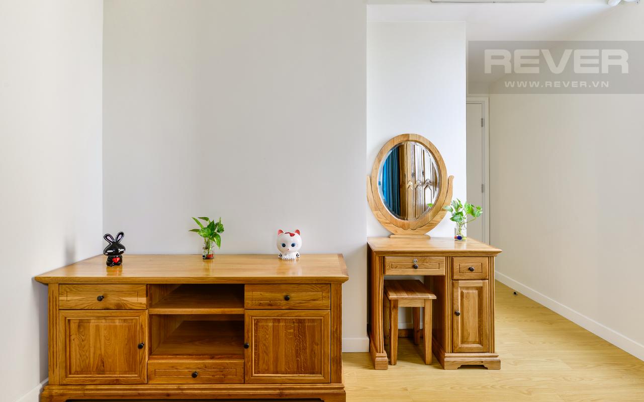 Tủ kệ TV và bàn trang điểm Căn góc Masteri Thảo Điền tầng cao T2B 2 phòng ngủ, nội thất gỗ