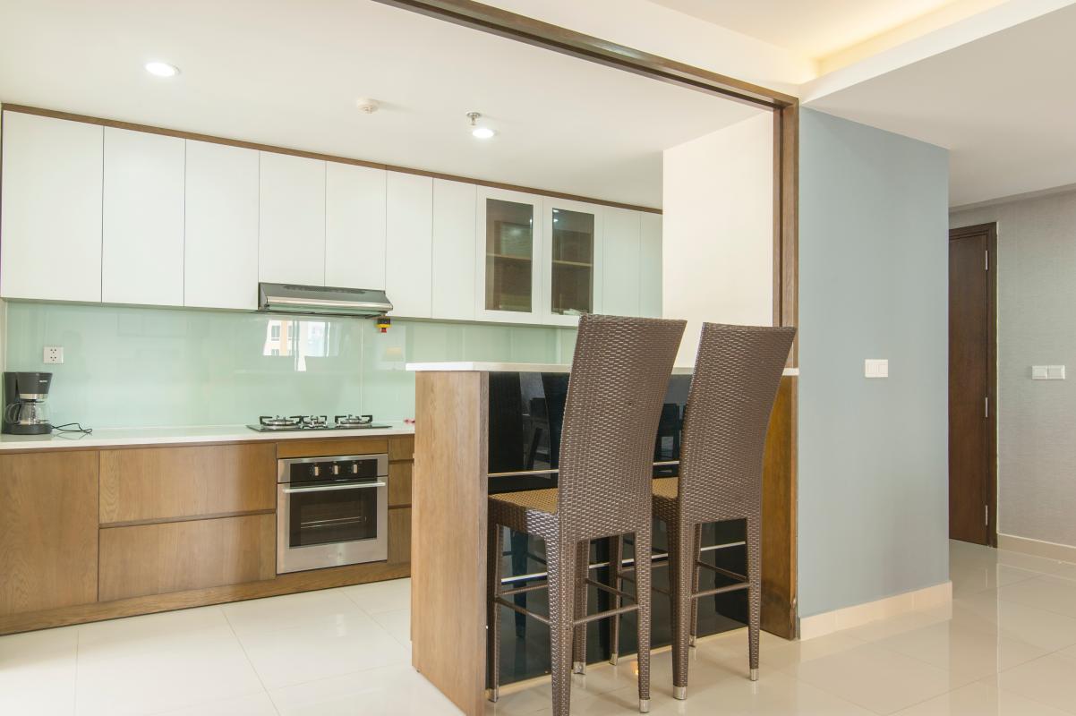 Khu vực bếp với tiểu đảo quầy bar Căn hộ Đông Bắc trung tầng TC1 Tropic Garden