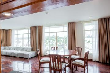 Phòng khách view nội khu Villa mini Nguyễn Văn Hưởng