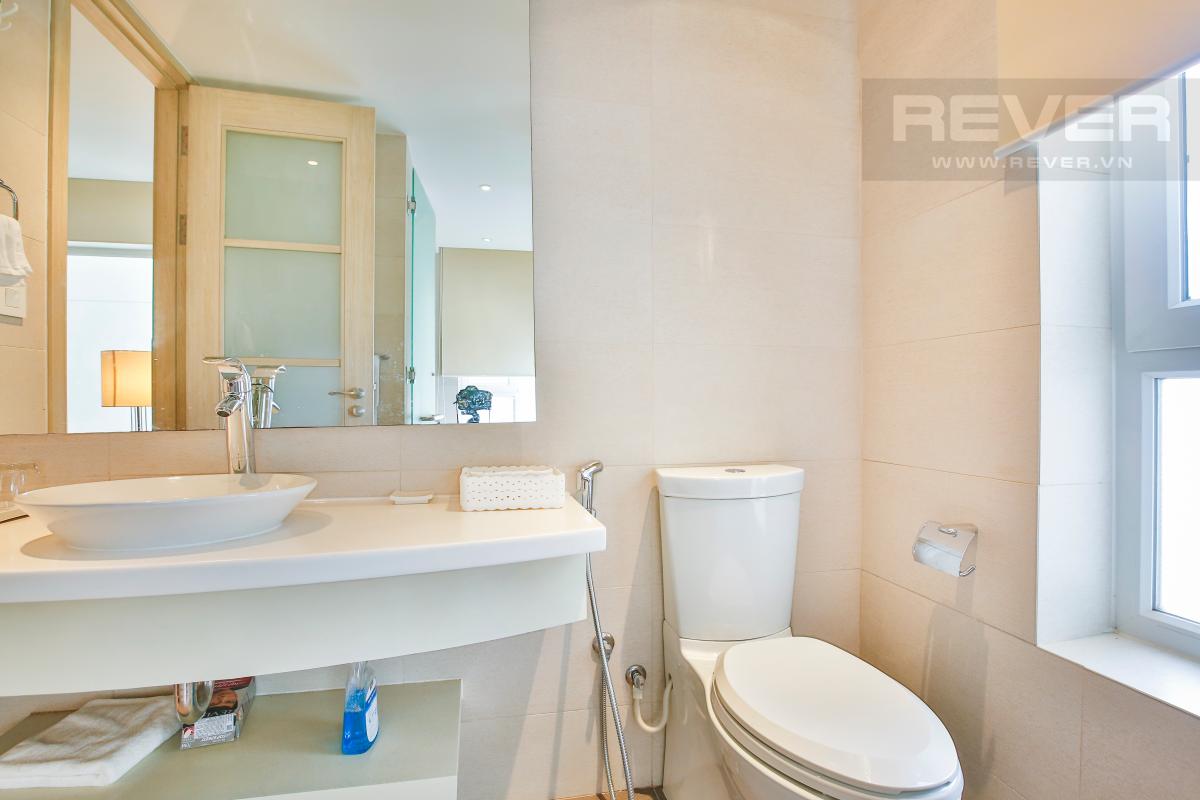 Trang thiết bị phòng tắm cao cấp và sang trọng Căn hộ 1 phòng ngủ hướng Nam tầng cao tháp T3 Brilliant Đảo Kim Cương