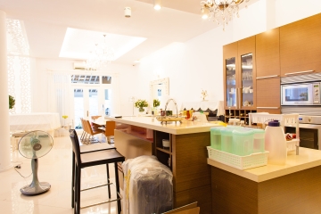 Phòng bếp đầy đủ tiện nghi cao cấp Villa 2 tầng đơn lập Mỹ Phú 1A