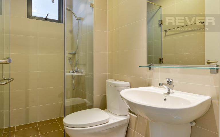 Phòng tắm 2 Căn góc Masteri Thảo Điền tầng cao T2B 2 phòng ngủ, nội thất gỗ