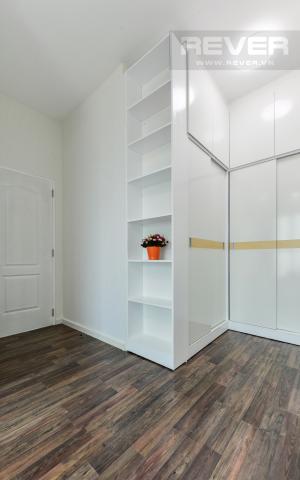 Góc tủ đồ ở phòng ngủ chính Căn góc hướng Tây Nam tầng cao tháp A The Ascent