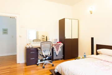 Góc làm việc trong phòng ngủ Villa 2 tầng đơn lập Mỹ Phú 1A