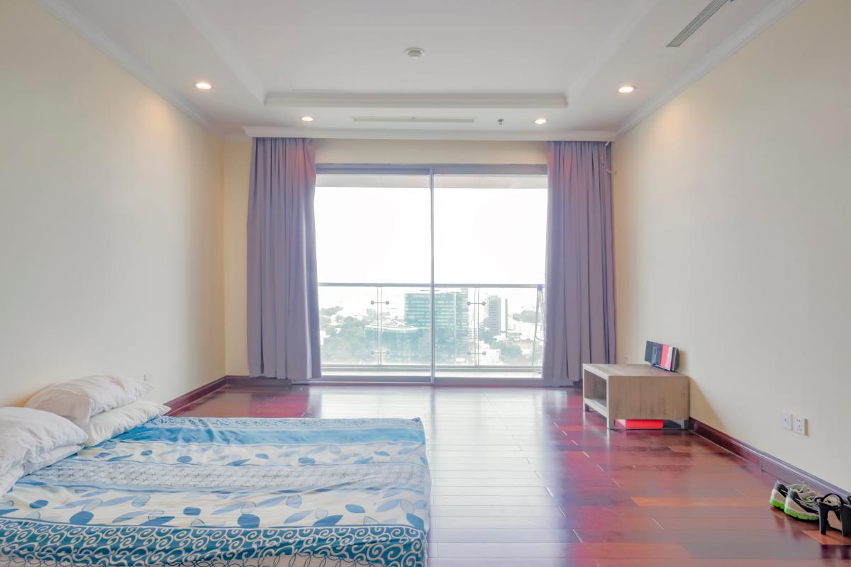 Phòng ngủ chính Căn hộ tầng cao Vinhomes Đồng Khởi