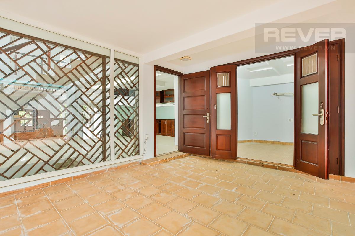 gara để xe Nhà 4 tầng Nguyễn Văn Hưởng