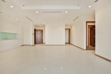 Phòng khách nhìn từ ban công C1-07.07 Vinhomes Central Park