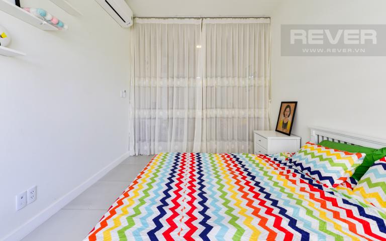 Từ phòng ngủ nhìn ra phòng khách Căn hộ Lexington Residence tầng trung tháp LB hướng Tây Bắc