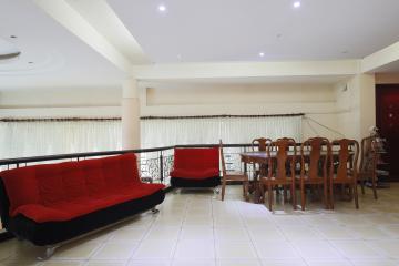Phòng khách tầng lửng Nhà 3,5 tầng hẻm Phan Xích Long Phú Nhuận
