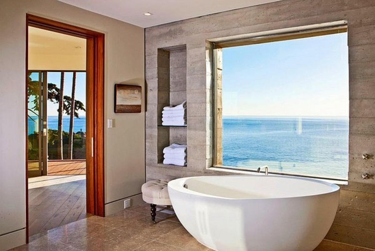 Chiêm ngưỡng những phòng tắm có view nhìn ra biển tuyệt đẹp
