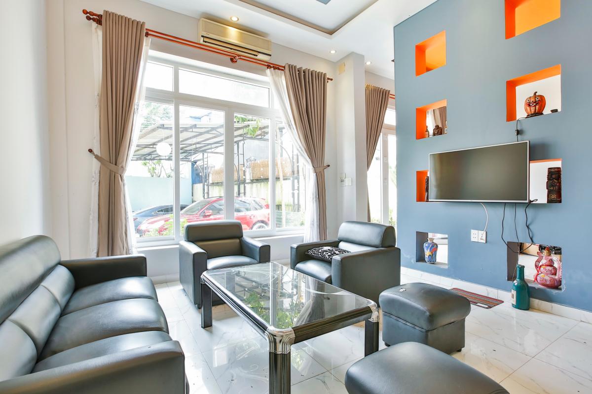 Nội thất phòng khách Nhà 4 tầng Tống Hữu Định Thảo Điền