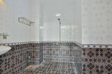 Phòng tắm Nhà 4 tầng Tống Hữu Định Thảo Điền