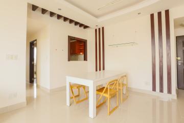 Khu vực phòng ăn gần phòng bếp và cửa chính hướng Nam Căn góc trung tầng tháp BC Cảnh Viên 2