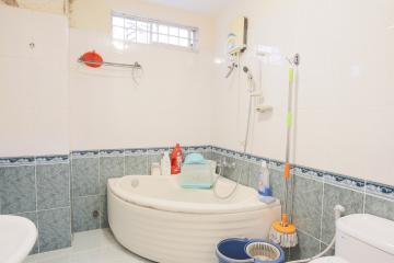 Phòng tắm 1 Nhà 3,5 tầng hẻm Phan Xích Long Phú Nhuận
