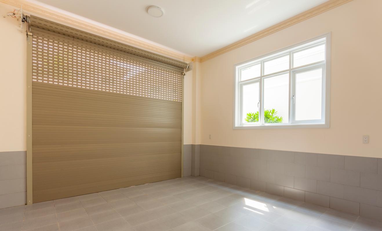 Nhà để xe rộng rãi Villa 3 tầng Thảo Điền compound