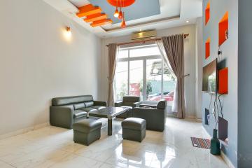 Phòng khách hướng Đông Nhà 4 tầng Tống Hữu Định Thảo Điền