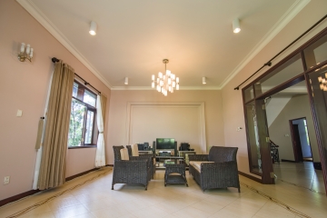 Phòng khách Villa 3 tầng Nguyễn Văn Hưởng