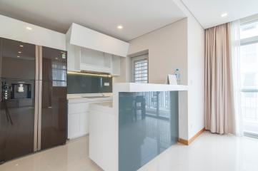 Phòng bếp nhỏ gọn Căn góc tháp H Star Hill