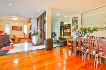 Bàn ăn Villa sân vườn Nam Thông 3