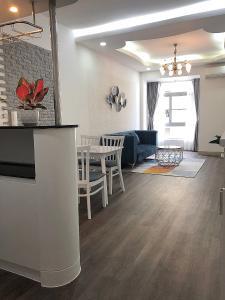 Phòng khách căn hộ Sky Garden Bán căn hộ Sky Garden đẳng cấp, đầy đủ nội thất, diện tích 71m2.