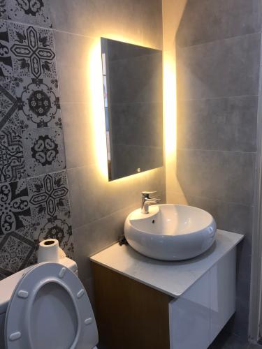 tolet phong chính căn hộ Sunrise Riverside Bán căn hộ Sunrise Riverside diện tích 69m2, sổ hồng đầy đủ