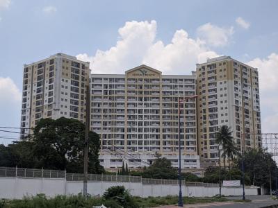 Centum Wealth Căn hộ Centum Wealth nội thất cơ bản, view thành phố thoáng mát.