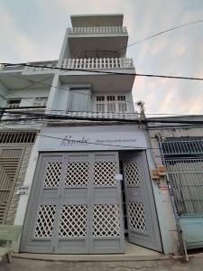 Bán nhà hẻm Lê Trọng Tấn, Tân Phú, 1 trệt 3 lầu, hướng Đông Bắc, cách cầu Lê Trọng Tấn 300m