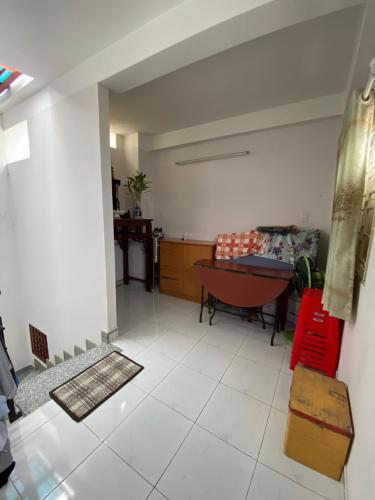 Bên trong nhà phố Lý Phục Man, Quận 7 Nhà phố hẻm xe hơi, diện tích 67.8m2, bàn giao sổ hồng riêng.