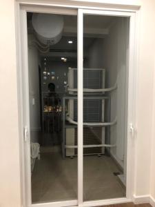 Cửa căn hộ Sunrise Riverside Cho thuê căn hộ Sunrise Riverside tầng thấp, diện tích 69m2 - 2 phòng ngủ, nội thất cơ bản