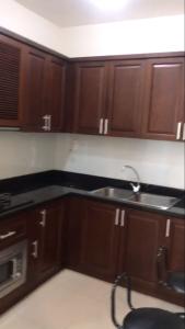 Phòng bếp căn hộ Him Lam Riverside Bán căn hộ view nội khu Him Lam Riverside, 2 phòng ngủ, diện tích 89.7m2, nội thất căn bản.