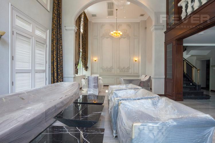 Phòng khách biệt thự Nhà Bè Bán hoặc cho thuê biệt thự KDC Kim Long, Nhà Bè, diện tích đất 10x21m, đầy đủ nội thất cao cấp, cửa hướng Nam