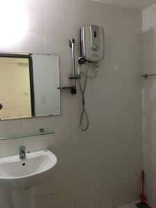 Phòng tắm chung cư Tân Mai, Bình Tân Căn hộ chung cư Tân Mai tầng trung, view nội khu.