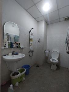 Toilet căn hộ PHÚ MỸ THUẬN Bán căn hộ Phú Mỹ Thuận tầng trung, diện tích 93m2 - 3 phòng ngủ, không có nội thất