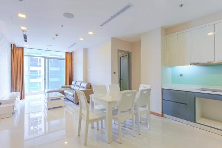 Căn hộ Vinhomes Central Park 2 phòng ngủ, tầng cao P6, đầy đủ nội thất