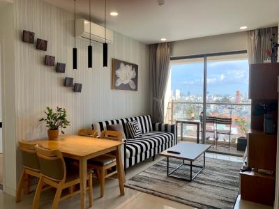 Phòng khách Masteri Millennium Quận 4 Căn hộ Masteri Millennium ban công thoáng mát, đầy đủ nội thất.