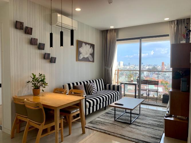 Phòng khách Masteri Millennium Quận 4 Căn hộ Masteri Millennium ban công thoáng mát, đầy đủ nội thất.