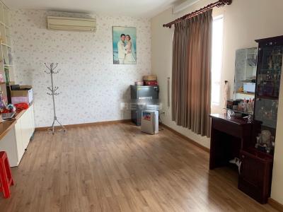 Căn hộ chung cư Đất Phương Nam, Bình Thạnh Căn hộ chung cư Đất Phương Nam sàn lót gỗ sang trọng, view thành phố.