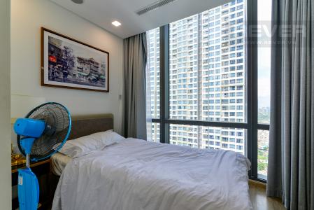 Phòng Ngủ 2 Bán hoặc cho thuê căn hộ Vinhomes Central Park 3PN, tháp Landmark 81, đầy đủ nội thất, view sông Sài Gòn