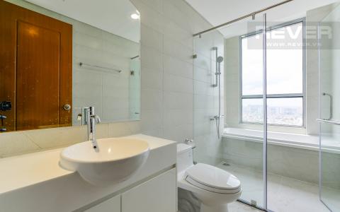 phòng tắm 1 Căn góc Vinhomes Central Park tầng cao Landmark 1 view trực diện về sông