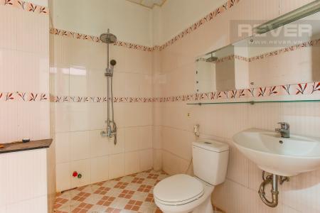 Phòng Tắm tầng 2 Biệt thự 4 phòng ngủ đường Lý Phục Man Quận 7