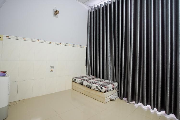 Phòng ngủ nhà phố Quận 7 Bán nhà 2 tầng hẻm Lê Văn Lương, Quận 7, DT đất 28m2, hướng Đông, nở hậu